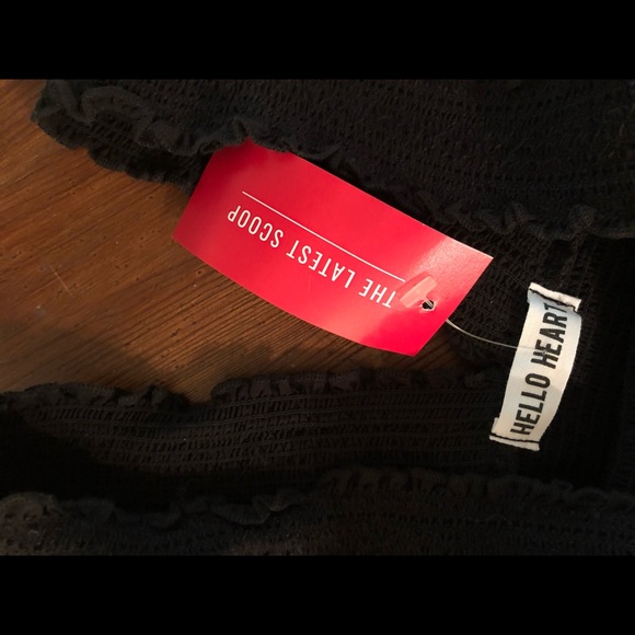 Hello Heart - Black Ruffled Crop Top - Picture 3 of 6